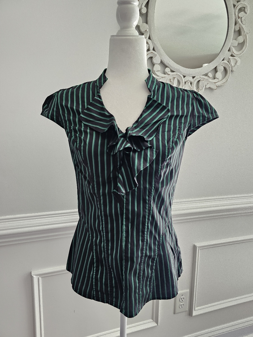 Express Women's Black and Green Striped Ruffle Cap-Sleeve Blouse W/ Side Zip Med